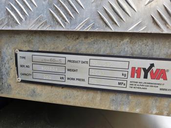 FMX 460 8x4*4 / HMF Z KRAAN + HYVA LIFT